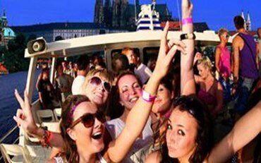 Croisière Party à Prague sur la Vltava pour un EVG