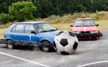 Car Football à Prague avec voitures et ballon géant
